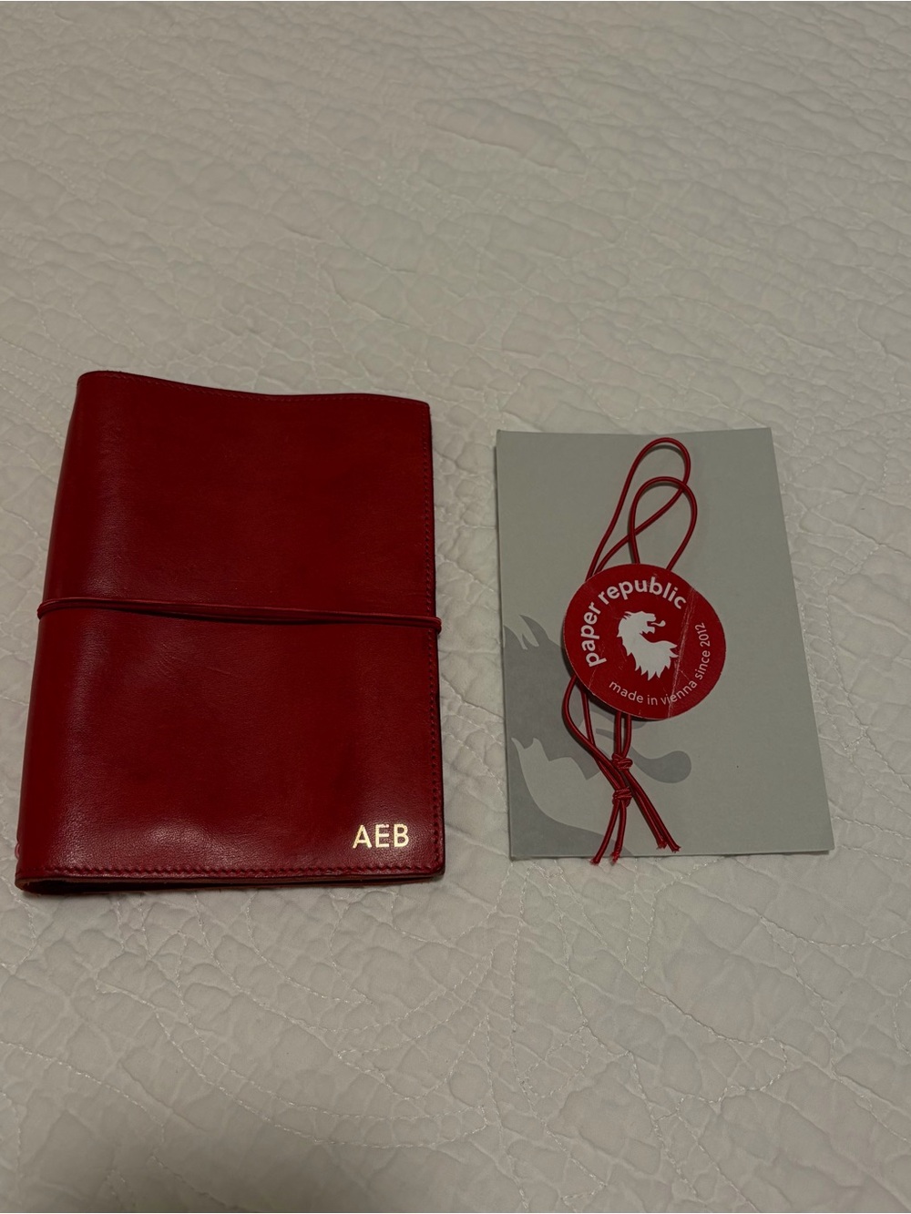 Paper Republic A6 Le Portfolio in Red - Picture 4 of 7